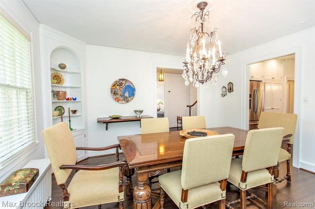 26255 Pembroke Road, Huntington Woods, MI 48070