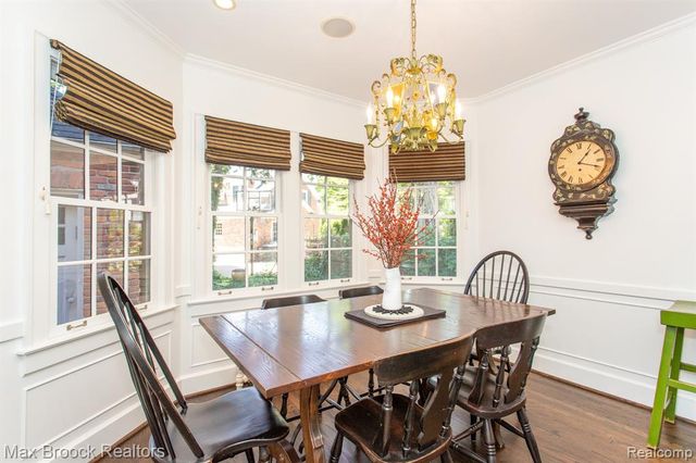 26255 Pembroke Road, Huntington Woods, MI 48070