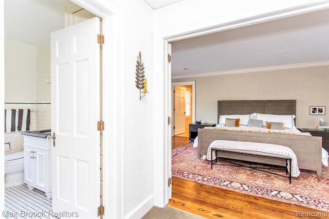 26255 Pembroke Road, Huntington Woods, MI 48070