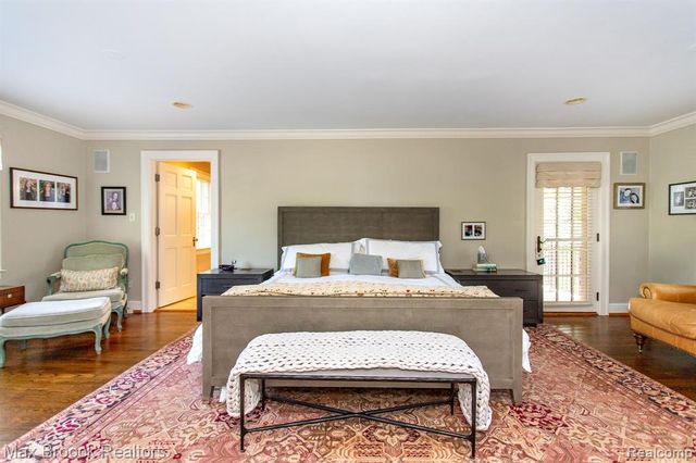 26255 Pembroke Road, Huntington Woods, MI 48070