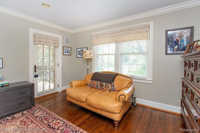 26255 Pembroke Road, Huntington Woods, MI 48070