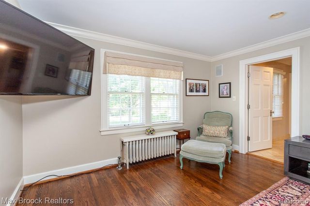 26255 Pembroke Road, Huntington Woods, MI 48070