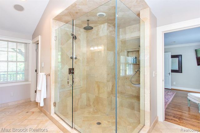 26255 Pembroke Road, Huntington Woods, MI 48070