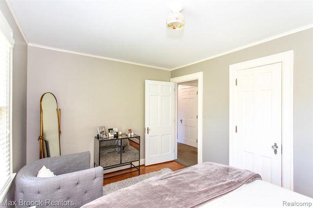 26255 Pembroke Road, Huntington Woods, MI 48070