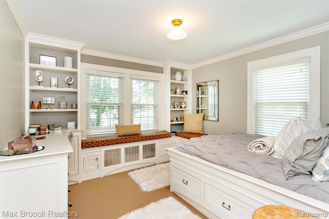 26255 Pembroke Road, Huntington Woods, MI 48070