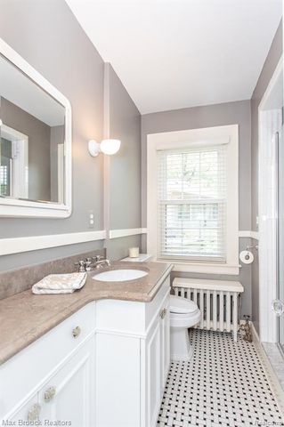 26255 Pembroke Road, Huntington Woods, MI 48070