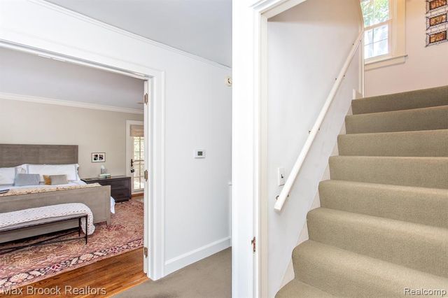 26255 Pembroke Road, Huntington Woods, MI 48070
