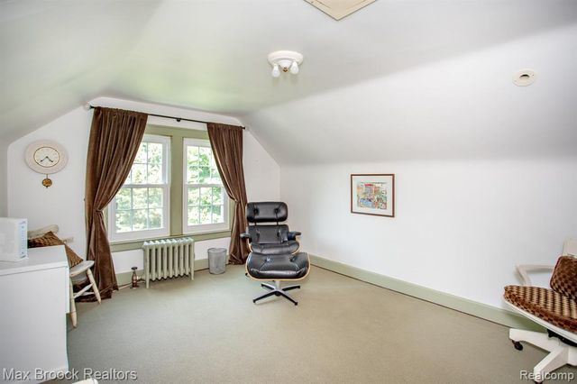 26255 Pembroke Road, Huntington Woods, MI 48070