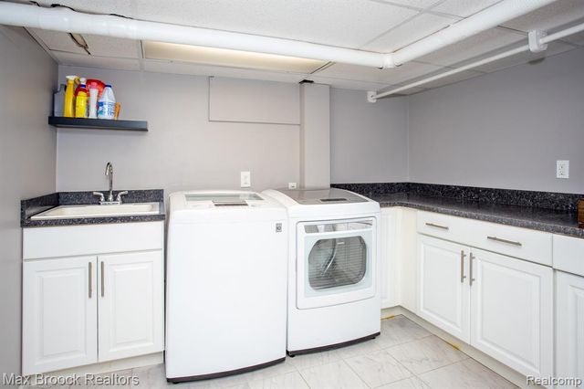 26255 Pembroke Road, Huntington Woods, MI 48070