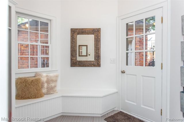 26255 Pembroke Road, Huntington Woods, MI 48070