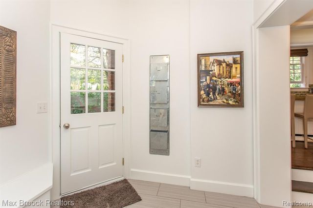 26255 Pembroke Road, Huntington Woods, MI 48070