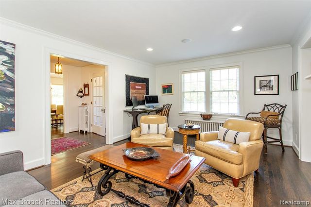 26255 Pembroke Road, Huntington Woods, MI 48070