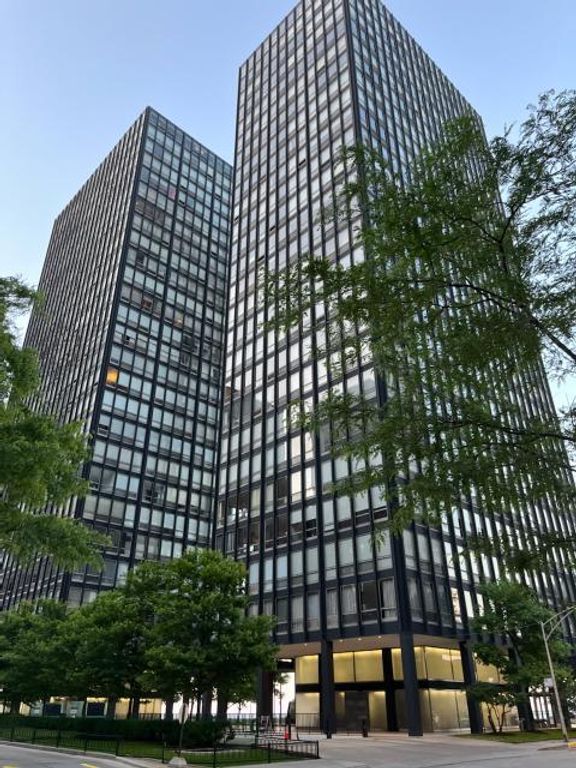 880 N Lake Shore Drive 3H, Chicago, IL 60611