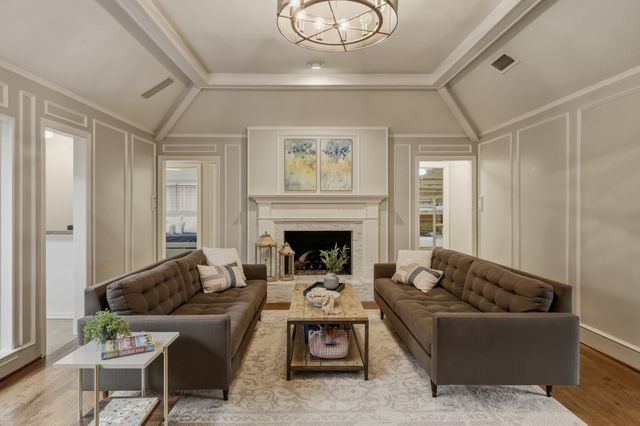 9510 Hill View Drive, Dallas, TX 75231