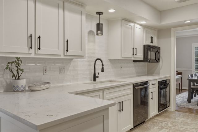 9510 Hill View Drive, Dallas, TX 75231