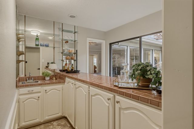 9510 Hill View Drive, Dallas, TX 75231