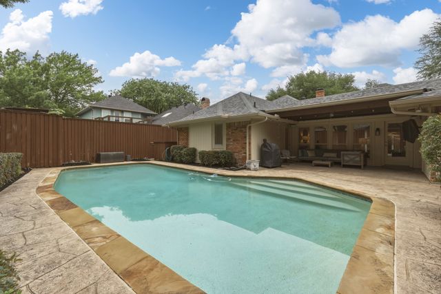 9510 Hill View Drive, Dallas, TX 75231