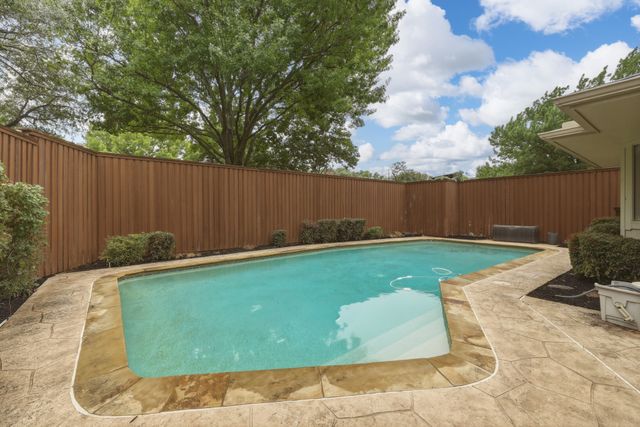 9510 Hill View Drive, Dallas, TX 75231