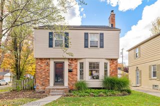1953 Hunt Club Drive, Grosse Pointe Woods, MI 48236