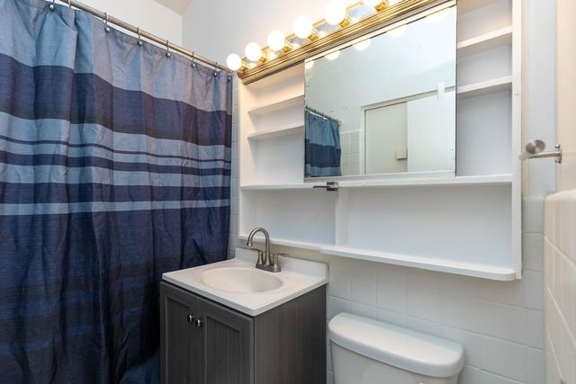 3007 Castle Ct, Salina, KS 67401