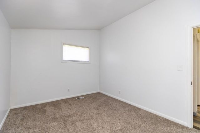 3007 Castle Ct, Salina, KS 67401