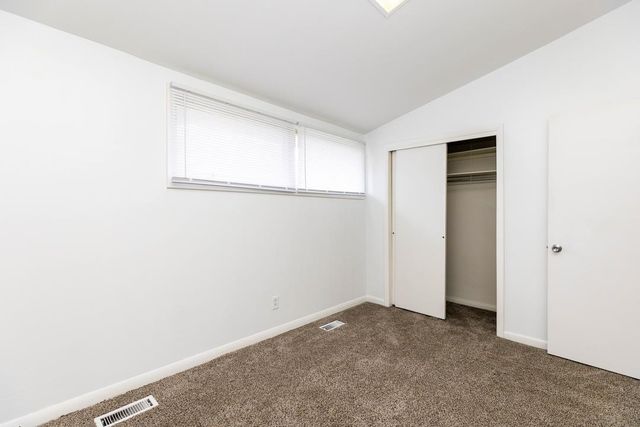 3007 Castle Ct, Salina, KS 67401