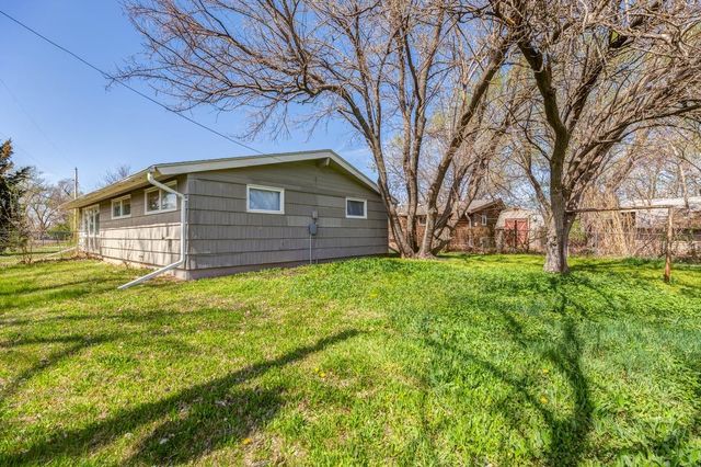 3007 Castle Ct, Salina, KS 67401