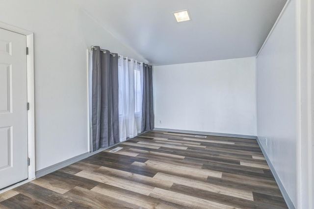 3007 Castle Ct, Salina, KS 67401