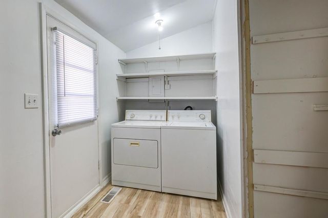 3007 Castle Ct, Salina, KS 67401