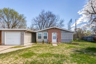 3007 Castle Ct, Salina, KS 67401