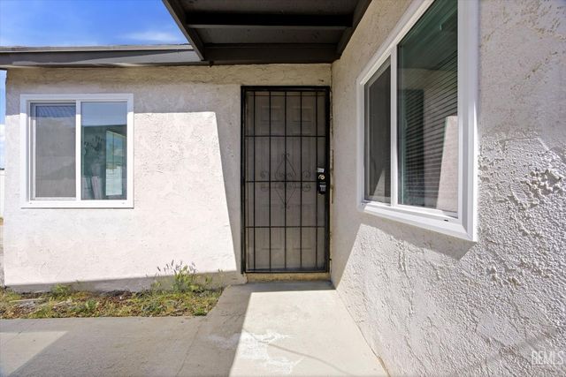 718 Lincoln Avenue, Bakersfield, CA 93308