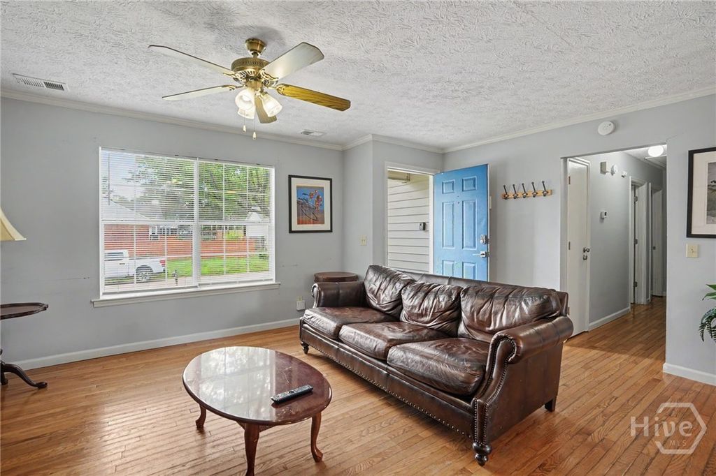 Image 7 of property listing at 111 Crossover Lane, Savannah, GA 31410