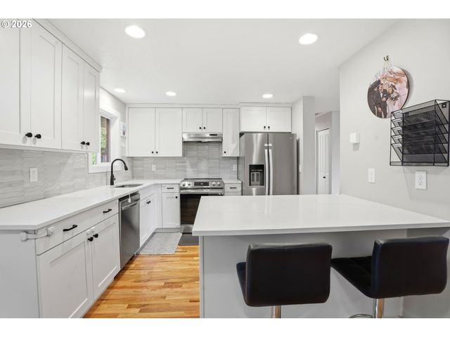 735 Sw 136TH Ave, Beaverton, OR 97005