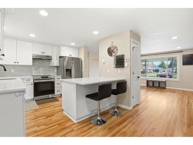 735 Sw 136TH Ave, Beaverton, OR 97005