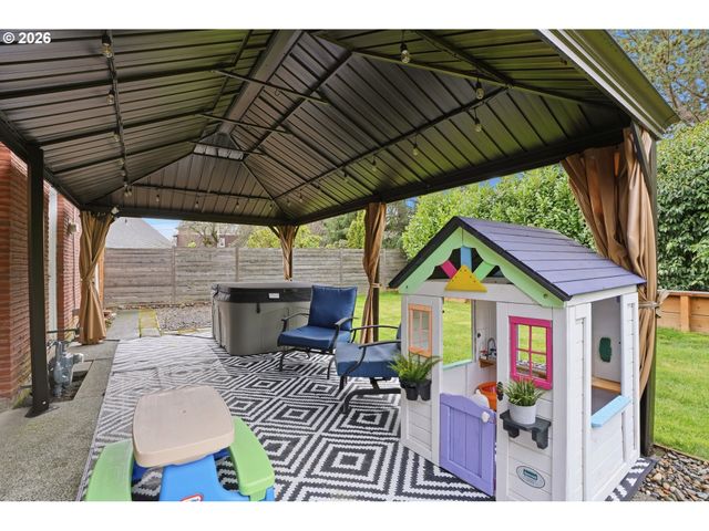 735 Sw 136TH Ave, Beaverton, OR 97005