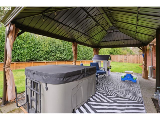 735 Sw 136TH Ave, Beaverton, OR 97005