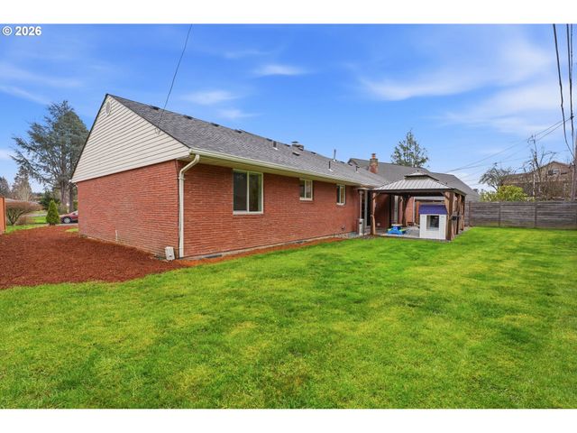 735 Sw 136TH Ave, Beaverton, OR 97005