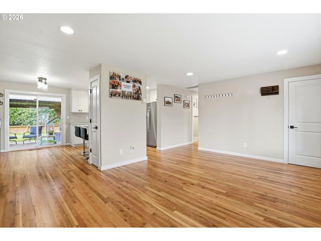 735 Sw 136TH Ave, Beaverton, OR 97005