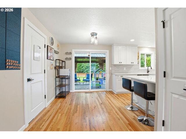 735 Sw 136TH Ave, Beaverton, OR 97005