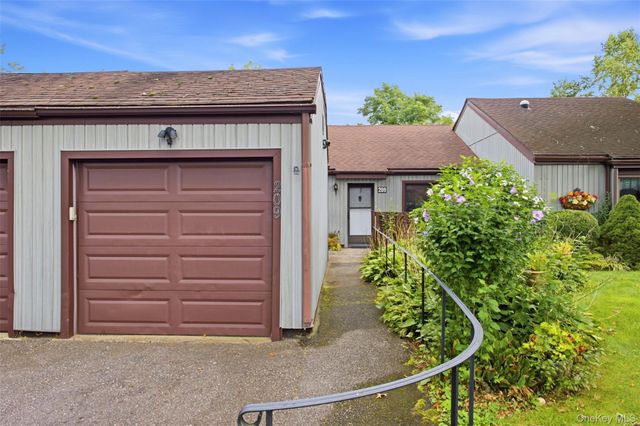 209 Strathmore Gate Drive, Stony Brook, NY 11790