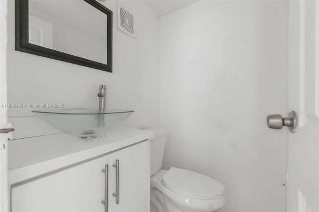 1798 NW 55th Ave 202, Lauderhill, FL 33313