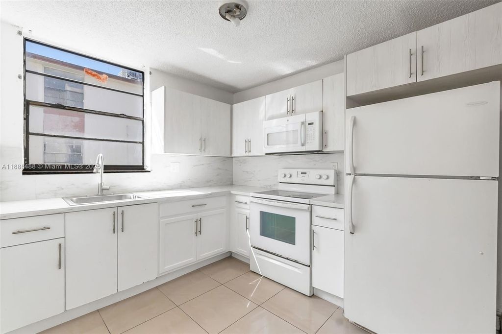 1798 NW 55th Ave 202, Lauderhill, FL 33313