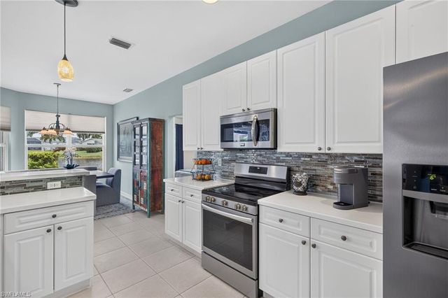 23410 Olde Meadowbrook CIR, Estero, FL 34134