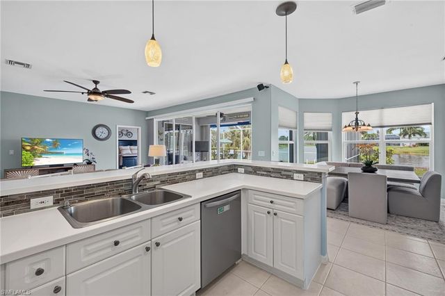 23410 Olde Meadowbrook CIR, Estero, FL 34134