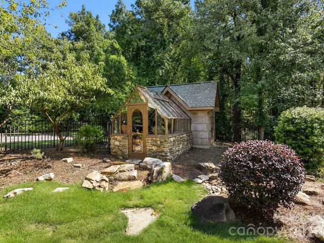 9208 Flying Eagle Lane, Charlotte, NC 28278