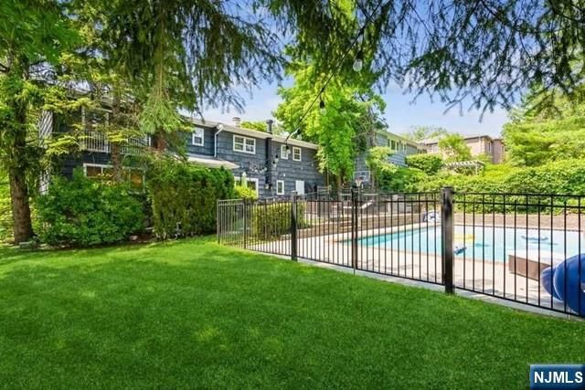 437 Summit Street, Englewood Cliffs, NJ 07632