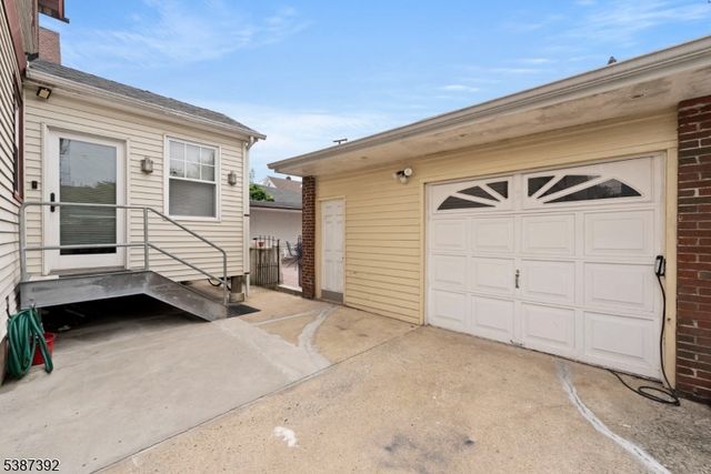 1432 Lexington Pl, Elizabeth City, NJ 07208