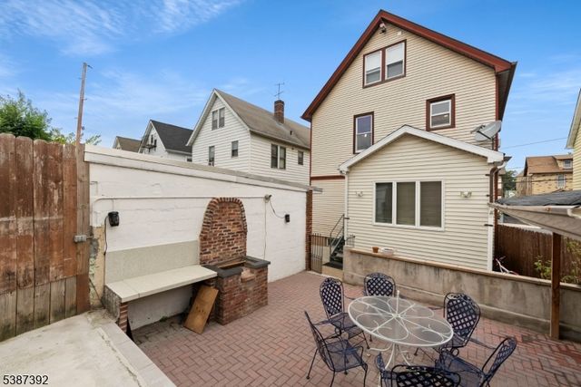 1432 Lexington Pl, Elizabeth City, NJ 07208