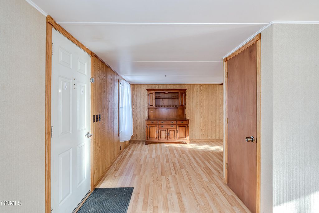 454 Piccadilly Circle, Bismarck, ND 58504 photo 10