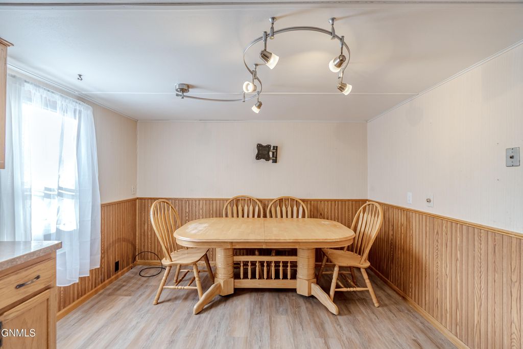 454 Piccadilly Circle, Bismarck, ND 58504 photo 15